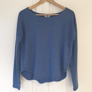 GREAT CONDITION | CREW NECK TOP XS